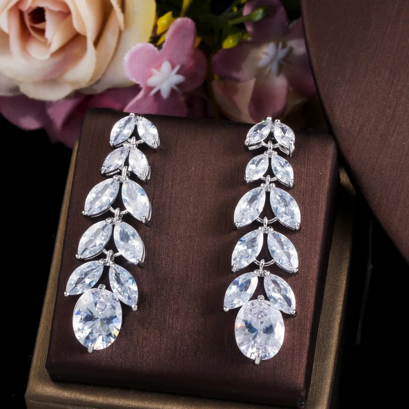 ThreeGraces Sparkling Cubic Zirconia Elegant Leaf Necklace Earrings